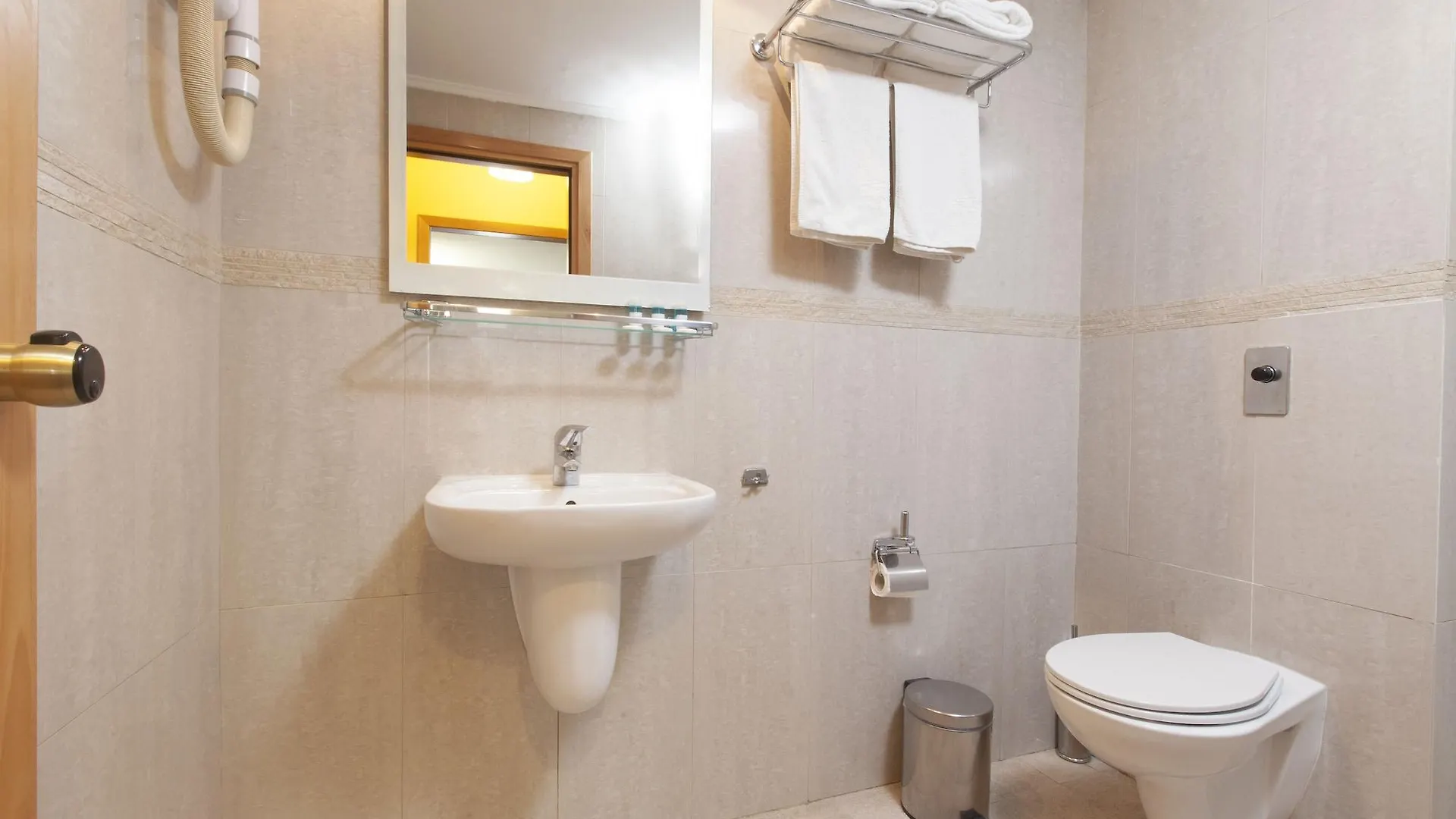 סלוניקי Telioni Hotel 3*,